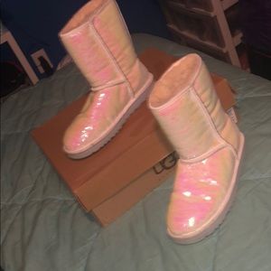 White/Pink Uggs